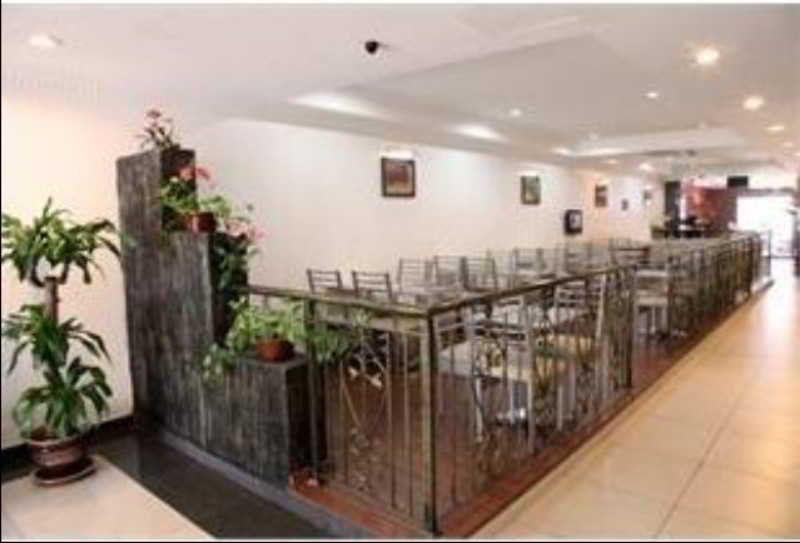 Oyo 103 V'La Garden Hotel Kuala Lumpur Exterior photo